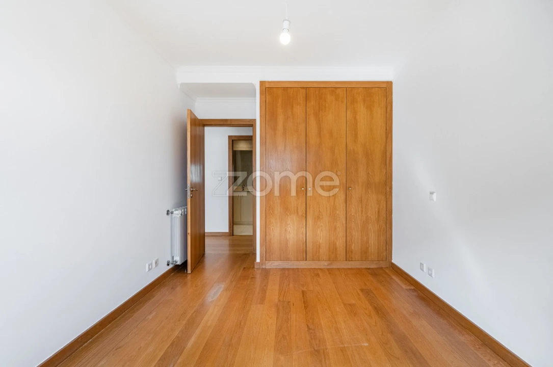 Apartamento T3 para Arrendamento em Ramalde Foto 14