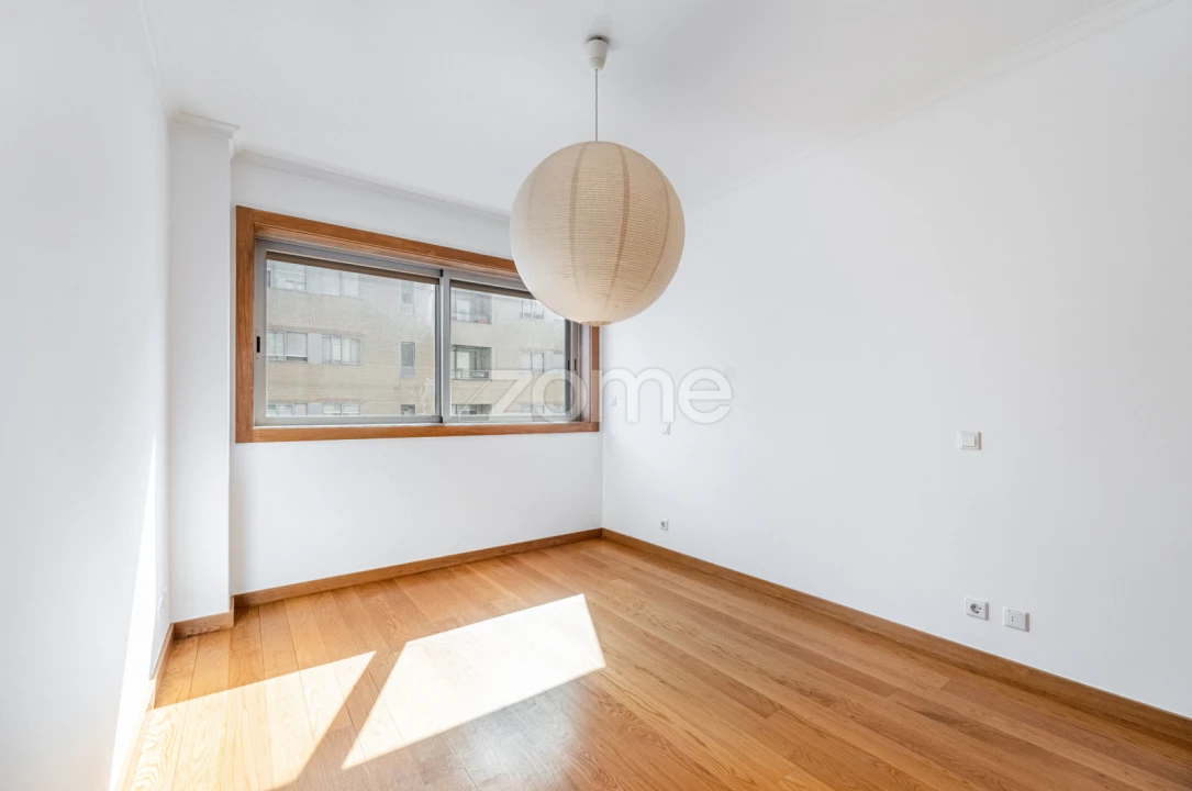 Apartamento T3 para Arrendamento em Ramalde Foto 19