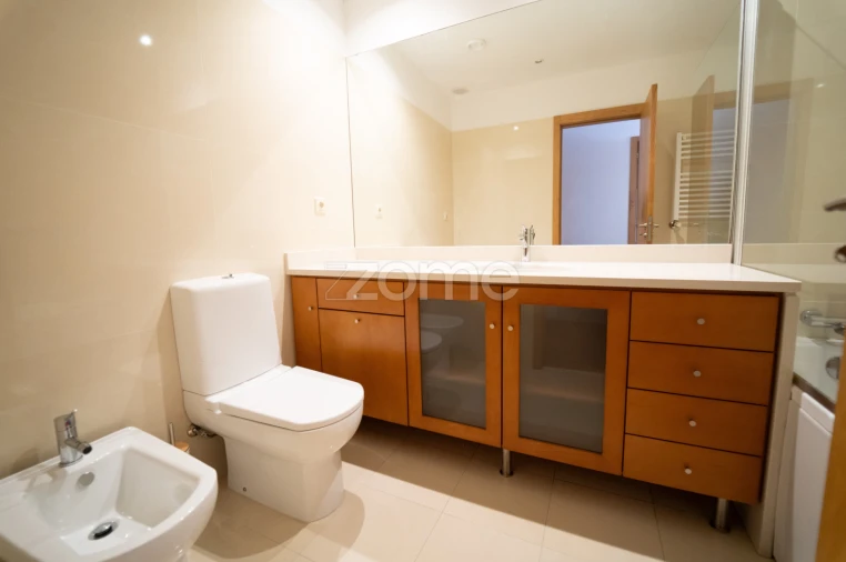 Apartamento T2 para Arrendamento em Canidelo Foto 16