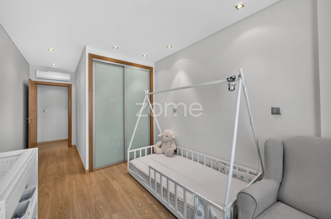 Apartamento T2 para Venda em Ramada e Caneças Foto 2