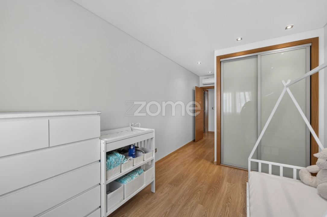 Apartamento T2 para Venda em Ramada e Caneças Foto 3