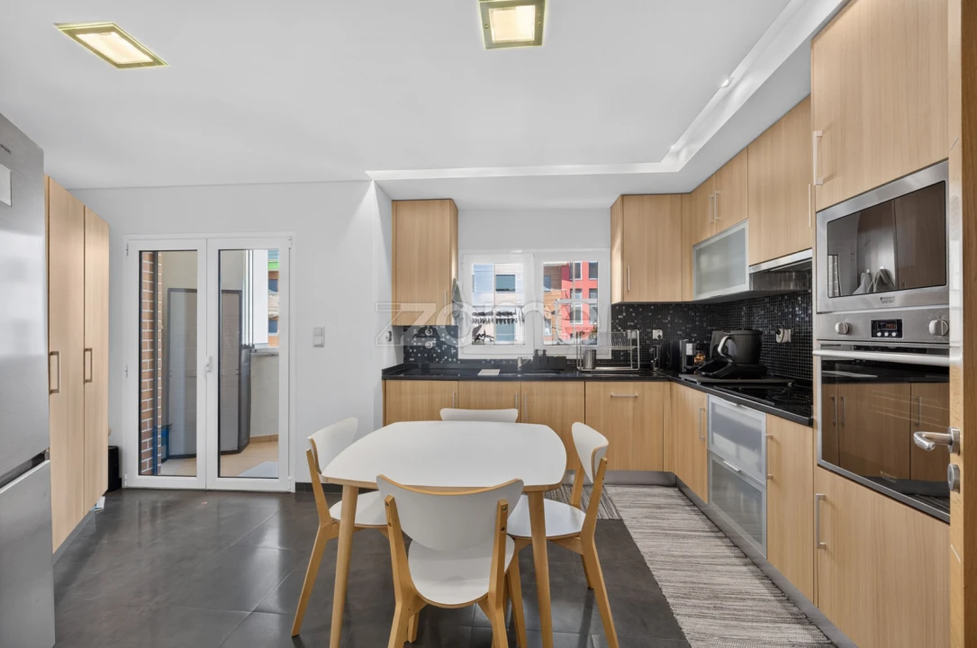 Apartamento T2 para Venda em Ramada e Caneças Foto 17