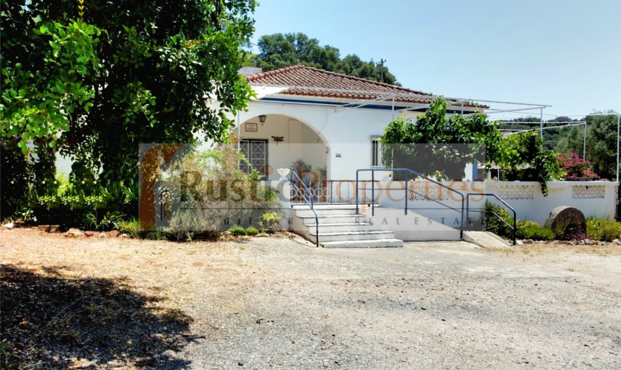 Moradia T4 para Venda em São Brás de Alportel Foto 2