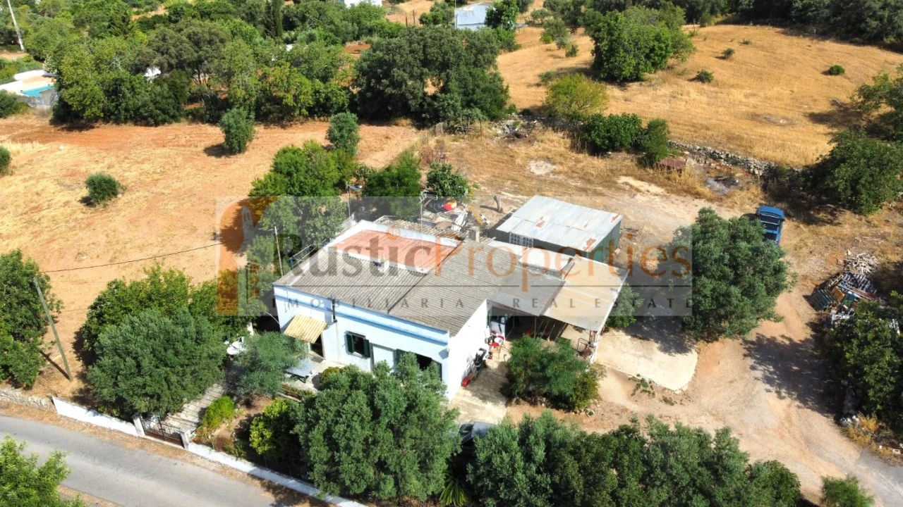 Moradia T3 para Venda em Santa Barbara de Nexe Foto 1