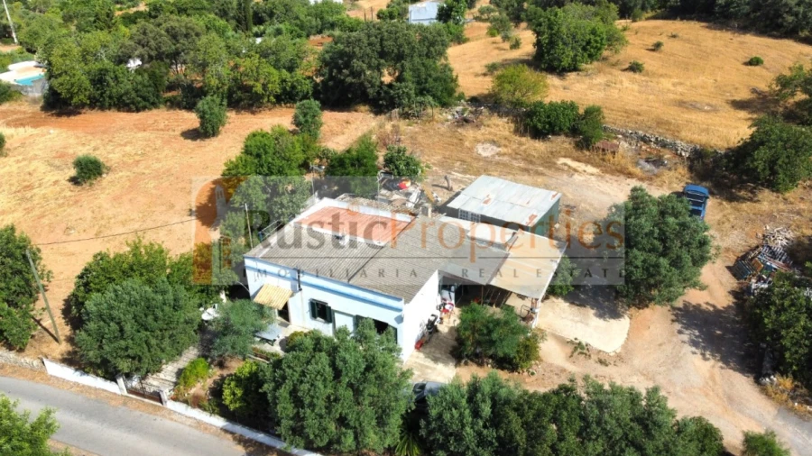 Moradia T3 para Venda em Santa Barbara de Nexe