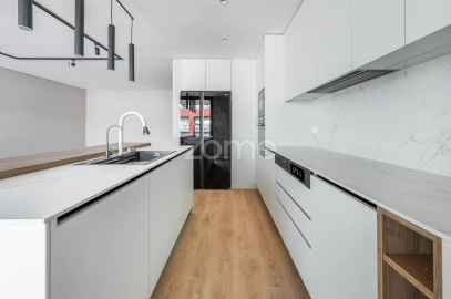 Apartamento T3 para Venda em Ferreiros e Gondizalves