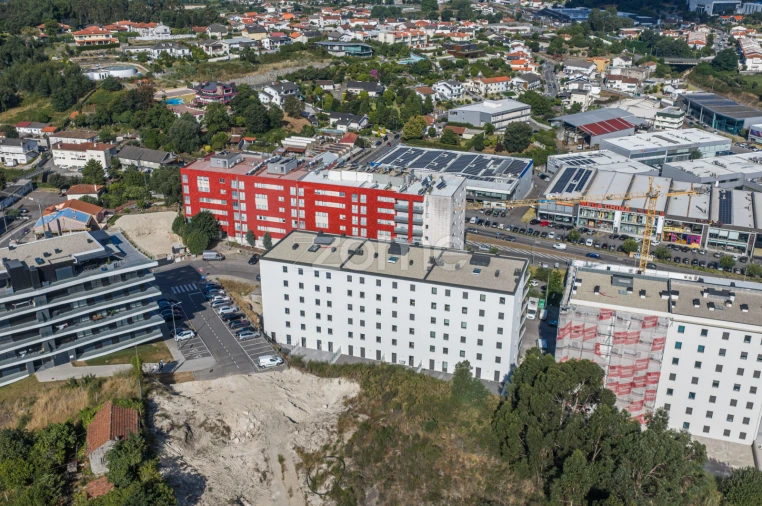 Apartamento T3 para Venda em Ferreiros e Gondizalves Foto 32