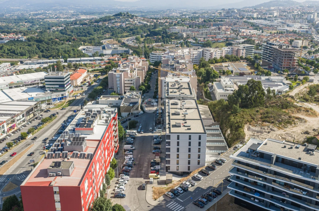 Apartamento T3 para Venda em Ferreiros e Gondizalves Foto 33