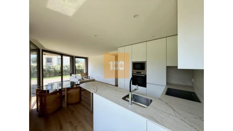 Apartamento T1 para Venda em Arcozelo