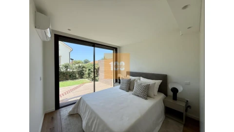 Apartamento T1 para Venda em Arcozelo