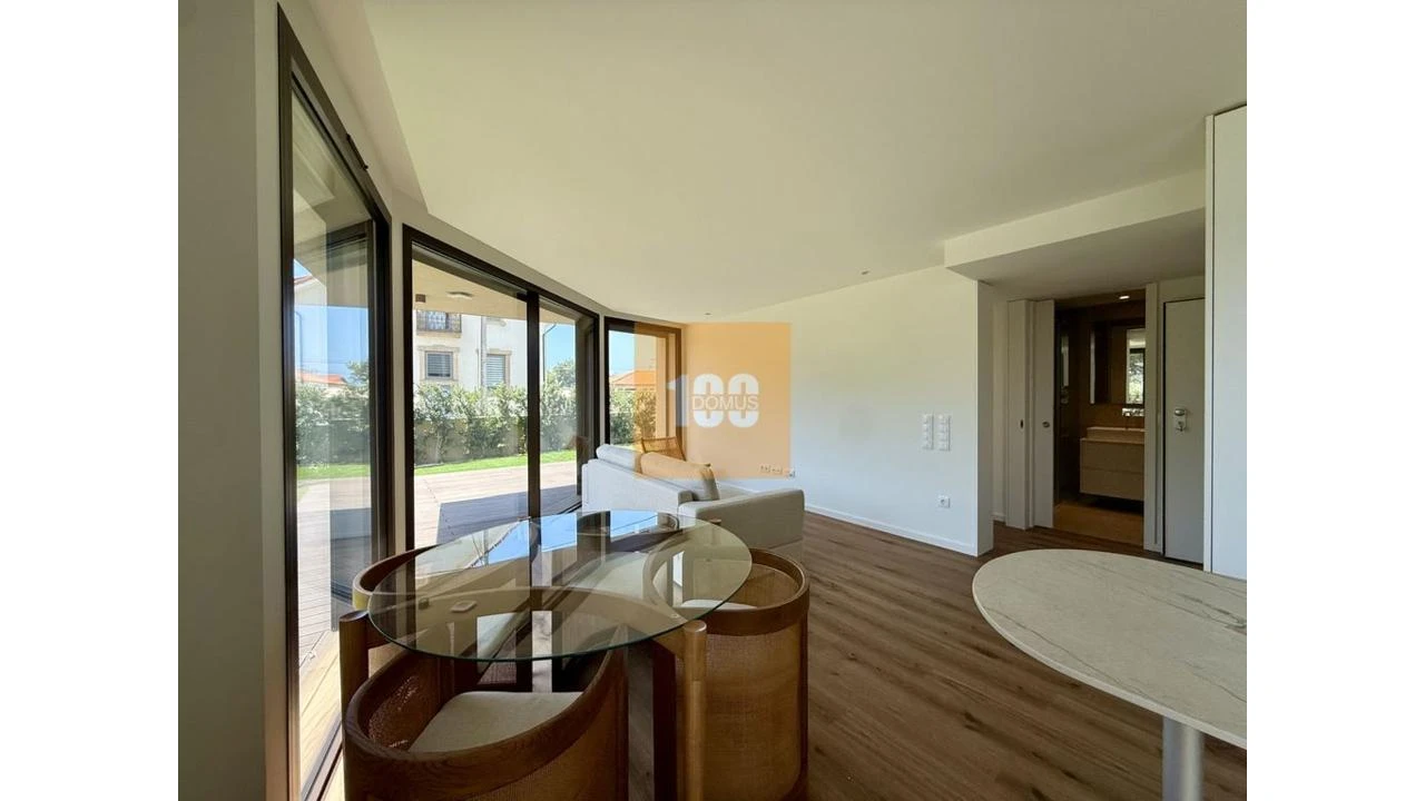 Apartamento T1 para Venda em Arcozelo Foto 6