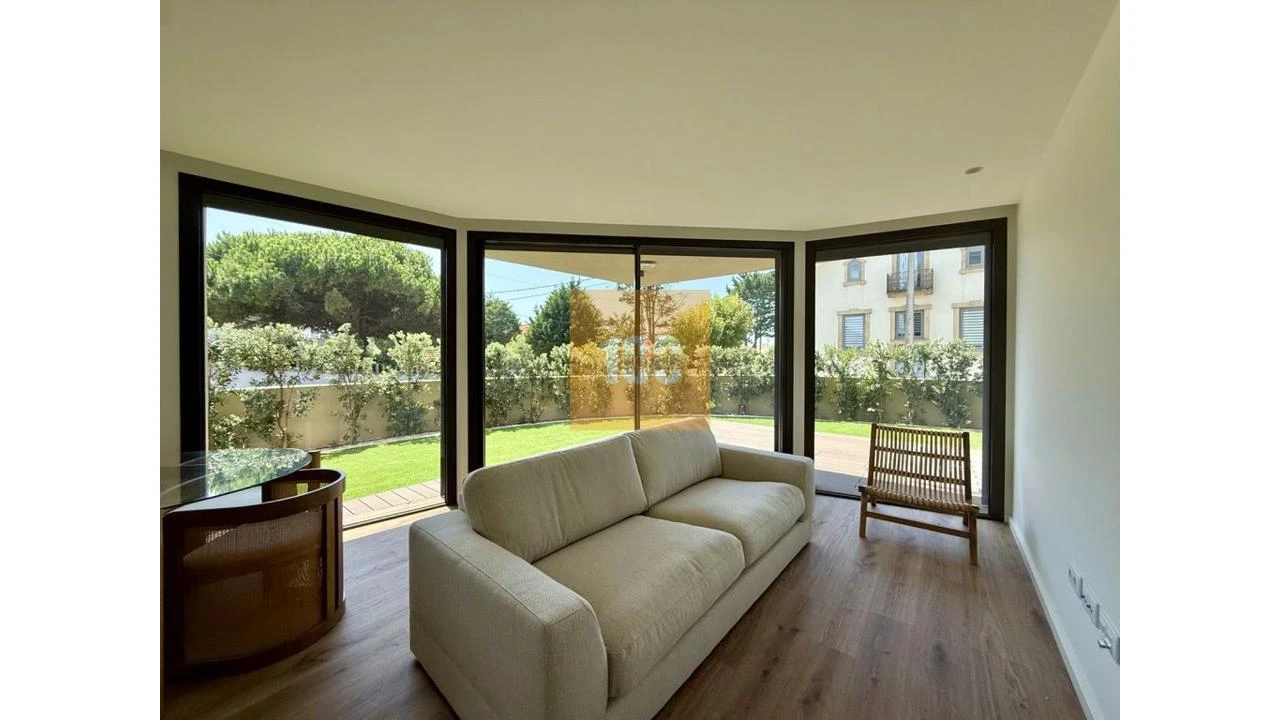 Apartamento T1 para Venda em Arcozelo Foto 1