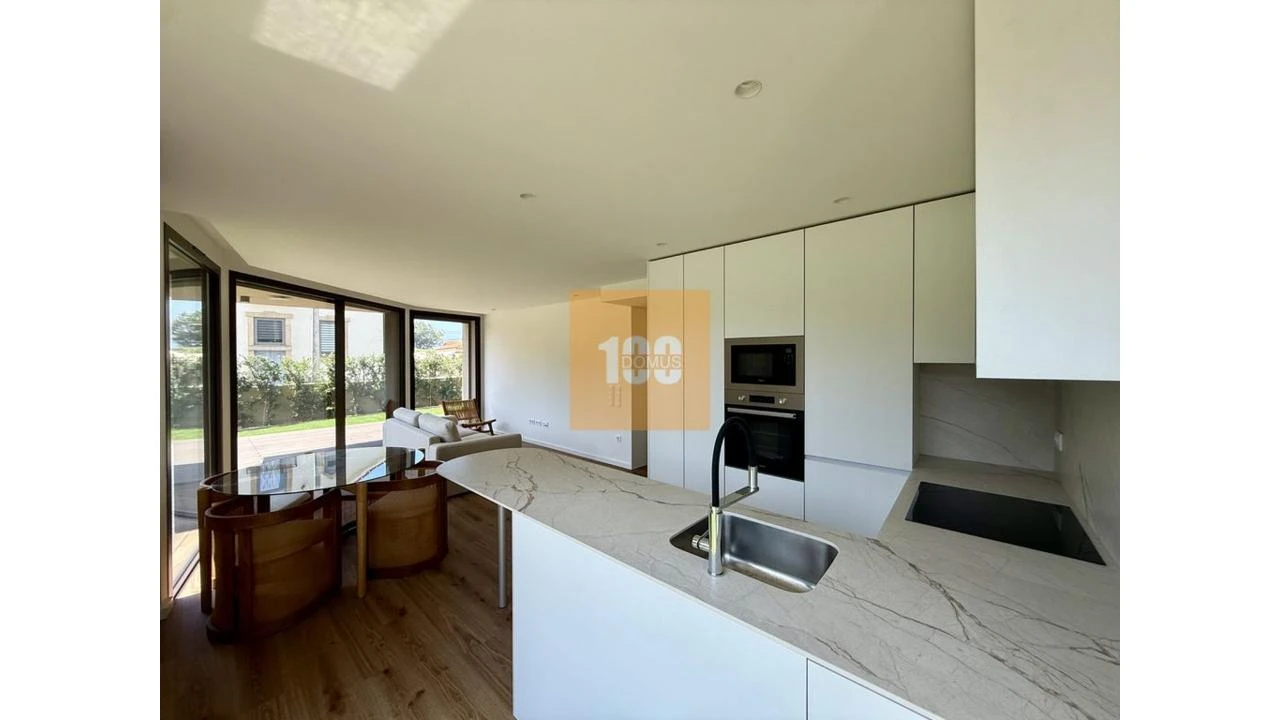 Apartamento T1 para Venda em Arcozelo Foto 9