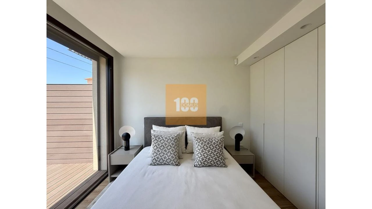 Apartamento T1 para Venda em Arcozelo Foto 13