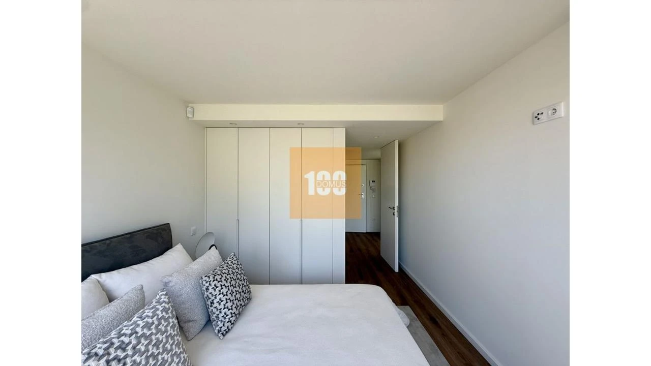 Apartamento T1 para Venda em Arcozelo Foto 15