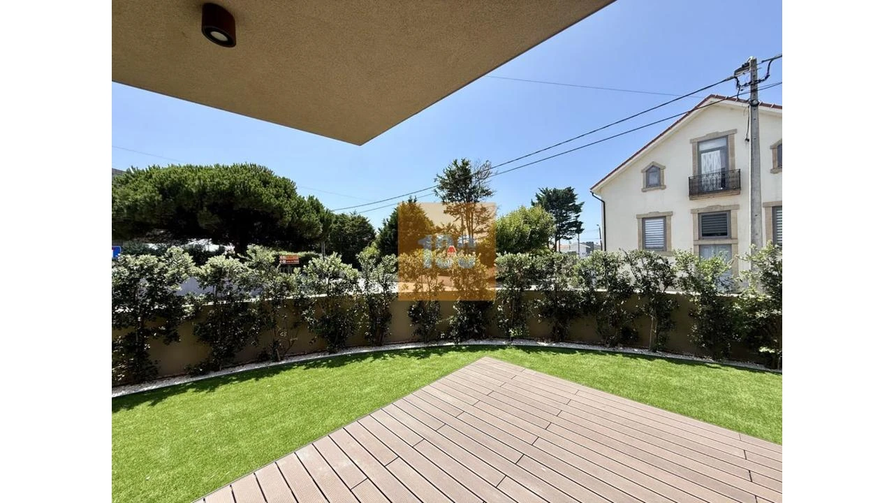 Apartamento T1 para Venda em Arcozelo Foto 27