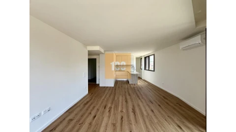 Apartamento T1 para Venda em Arcozelo