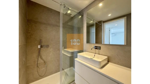 Apartamento T1 para Venda em Arcozelo