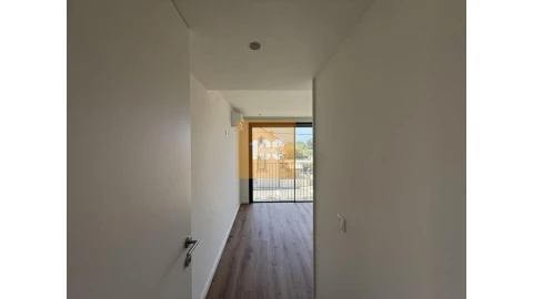 Apartamento T1 para Venda em Arcozelo