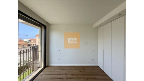 Apartamento T1 para Venda em Arcozelo