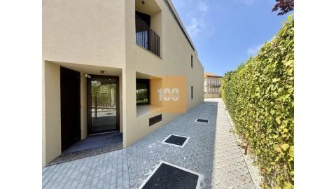 Apartamento T1 para Venda em Arcozelo