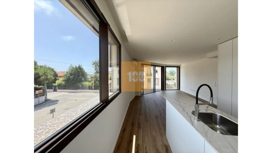Apartamento T1 para Venda em Arcozelo Foto 6