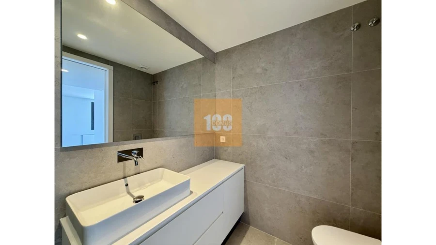 Apartamento T1 para Venda em Arcozelo Foto 12