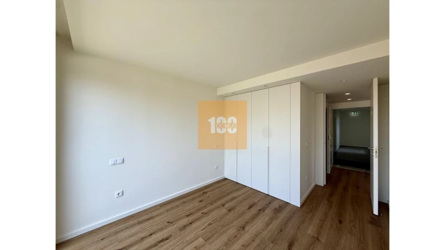 Apartamento T1 para Venda em Arcozelo Foto 19