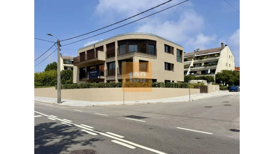 Apartamento T1 para Venda em Arcozelo Foto 27