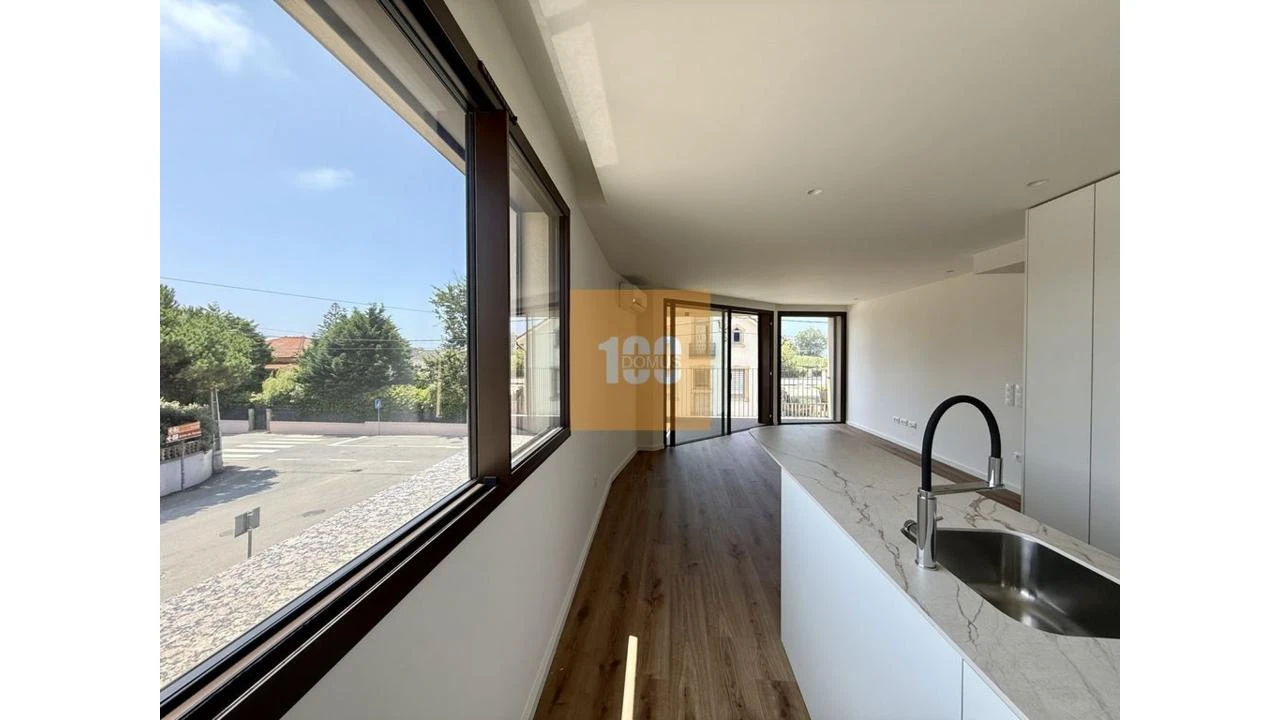 Apartamento T1 para Venda em Arcozelo Foto 6