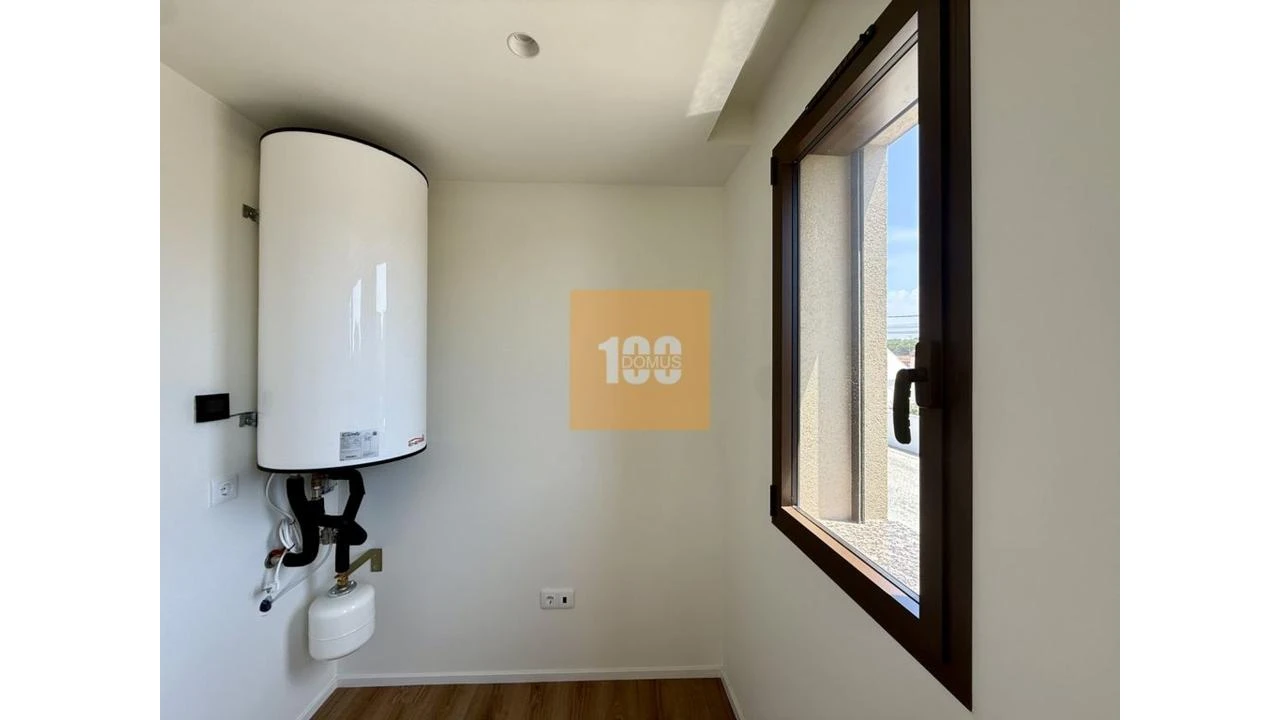 Apartamento T1 para Venda em Arcozelo Foto 10