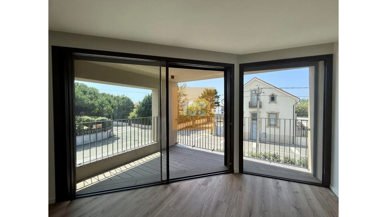 Apartamento T1 para Venda em Arcozelo Foto 3