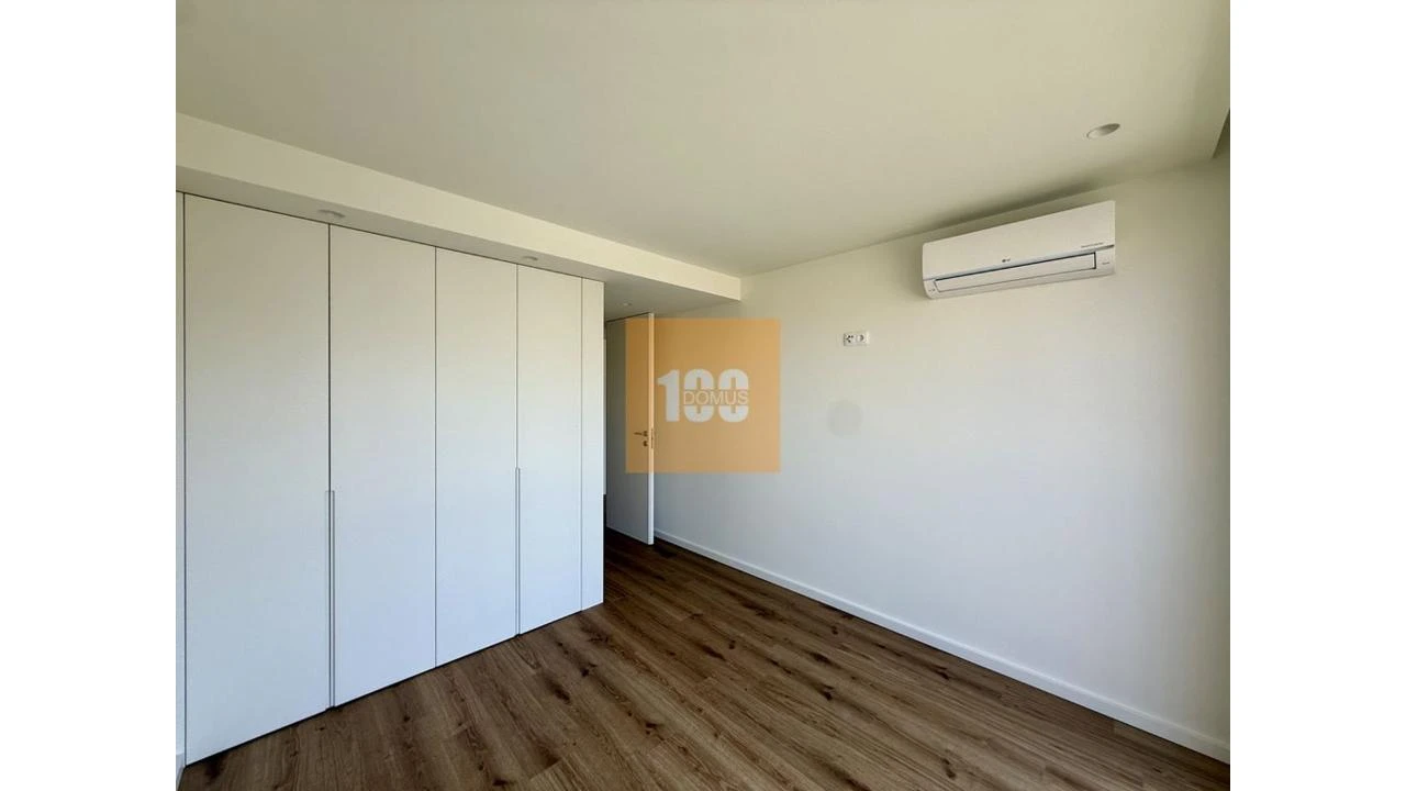 Apartamento T1 para Venda em Arcozelo Foto 20