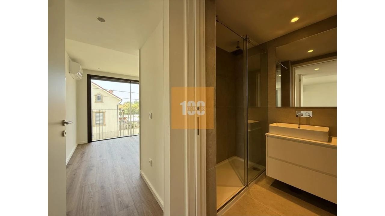 Apartamento T1 para Venda em Arcozelo Foto 21