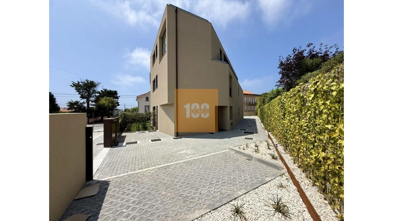 Apartamento T1 para Venda em Arcozelo Foto 25