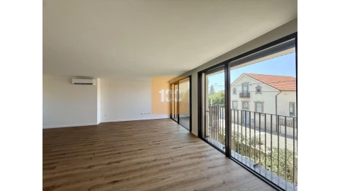 Apartamento T2 para Venda em Arcozelo
