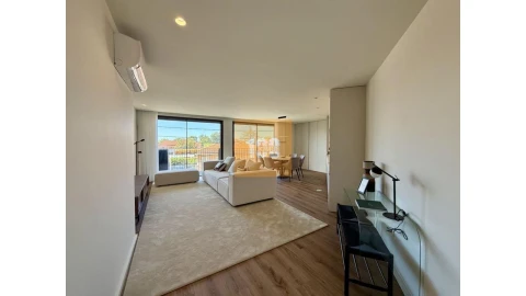 Apartamento T2 para Venda em Arcozelo