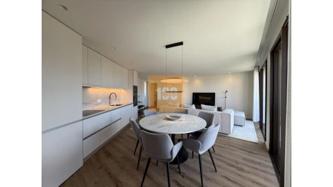 Apartamento T2 para Venda em Arcozelo
