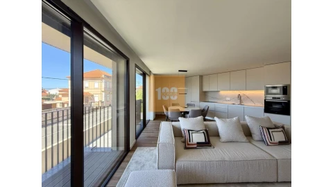 Apartamento T2 para Venda em Arcozelo