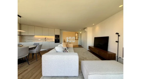 Apartamento T2 para Venda em Arcozelo
