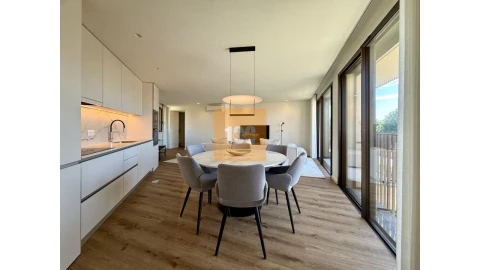 Apartamento T2 para Venda em Arcozelo