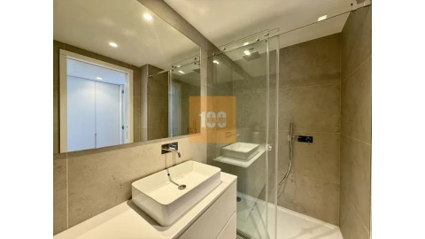 Apartamento T2 para Venda em Arcozelo