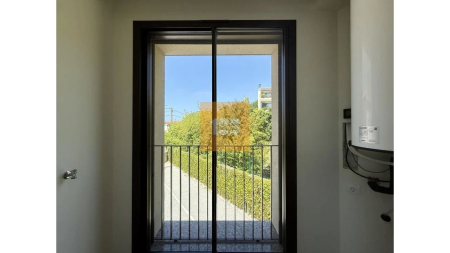 Apartamento T2 para Venda em Arcozelo Foto 12