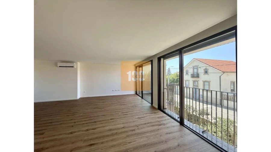 Apartamento T2 para Venda em Arcozelo Foto 8