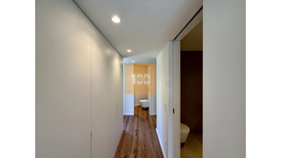 Apartamento T2 para Venda em Arcozelo Foto 17