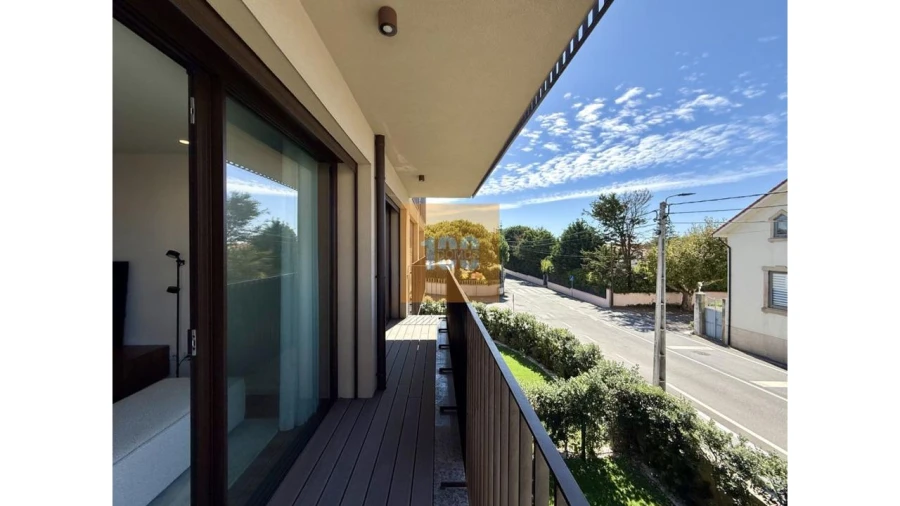 Apartamento T2 para Venda em Arcozelo Foto 14