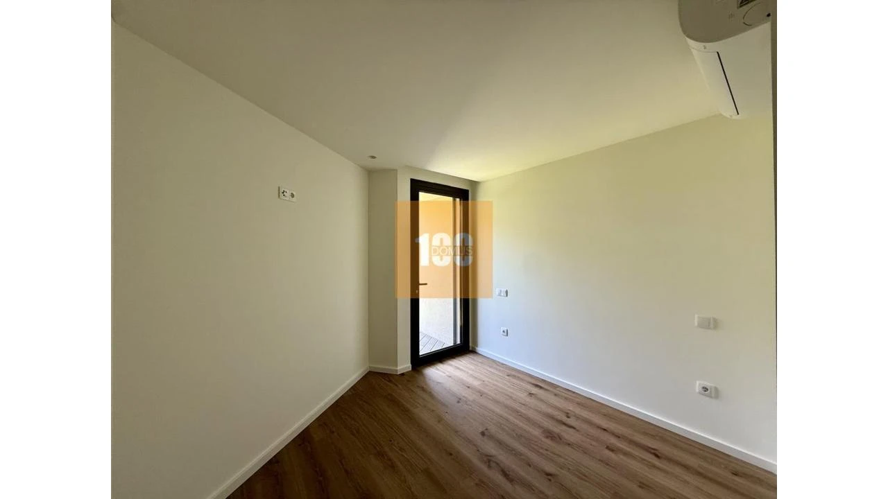 Apartamento T2 para Venda em Arcozelo Foto 12