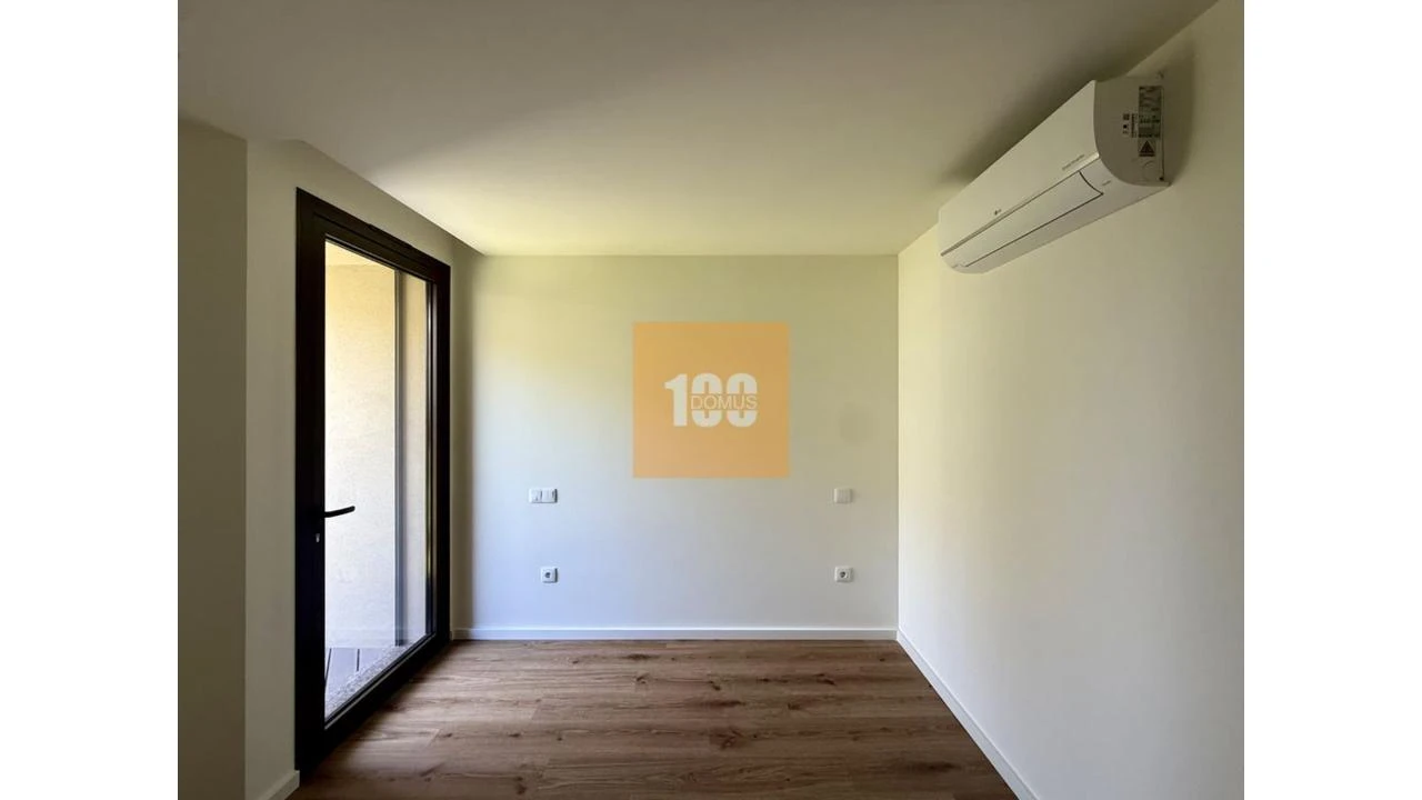 Apartamento T2 para Venda em Arcozelo Foto 13