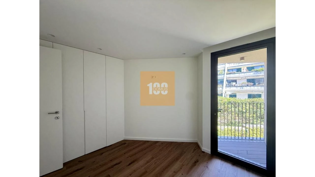 Apartamento T2 para Venda em Arcozelo Foto 14