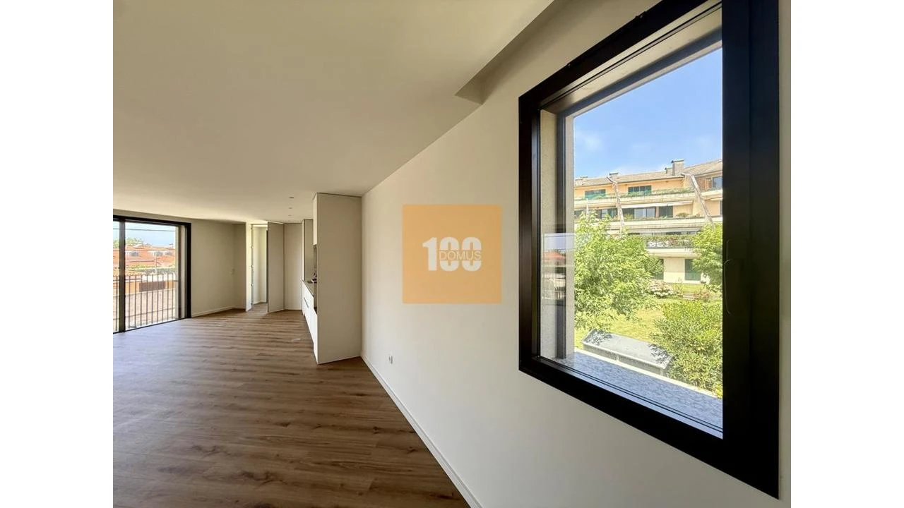 Apartamento T2 para Venda em Arcozelo Foto 10